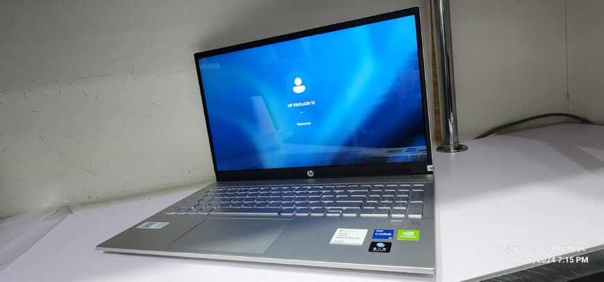 Laptop hp pavillion i5 12th generation with graphics card