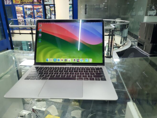 MacBook air 2019 128gb 8gb