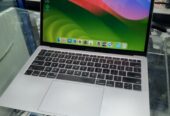 MacBook air 2019 128gb 8gb