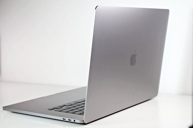 macbook pro 2019 core i9 2TB 32GB RAM 16 inch