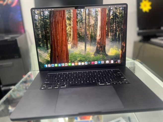 Apple MacBook Pro 16″ M3 Max chip 36GB RAM 1TB SSD Space Black MRW33LL/A